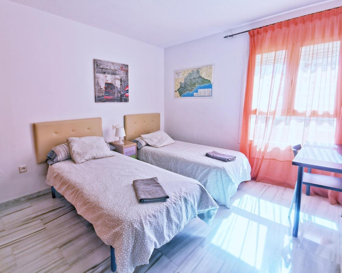 Neptuno Apartment: Sun, Beach And Relax In Huelin Malaga Exterior photo