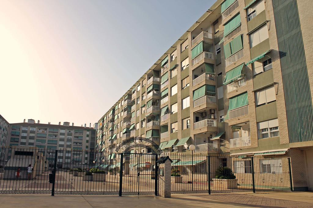 Neptuno Apartment: Sun, Beach And Relax In Huelin Malaga Exterior photo